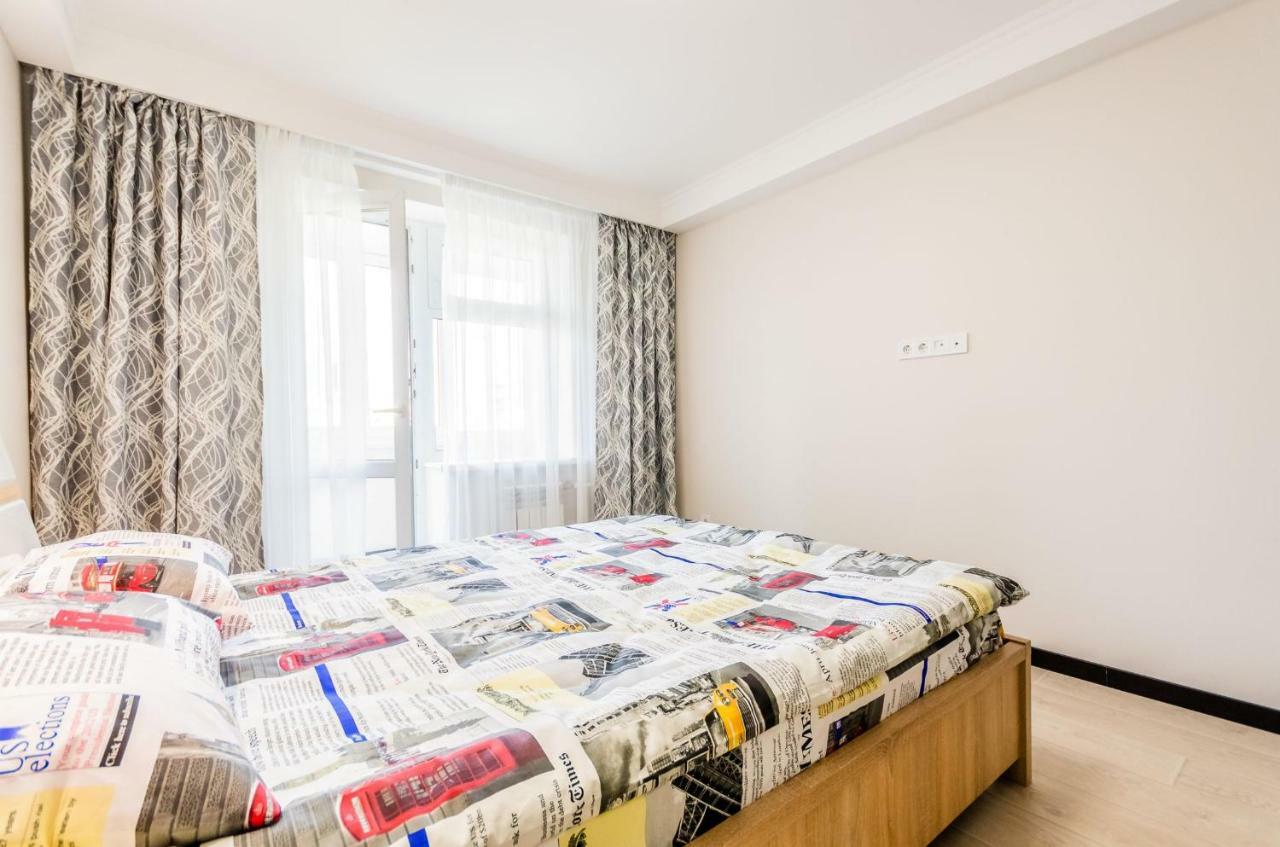 Artal Apartment On Obolonsky Avenue 16A Kiev Bagian luar foto